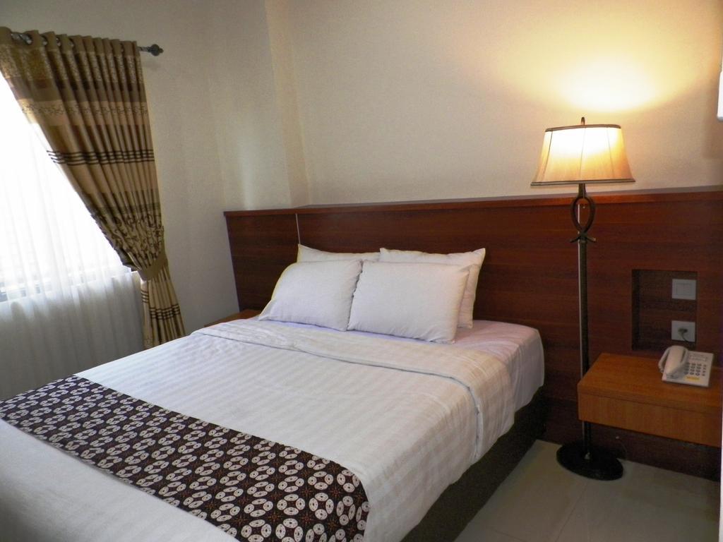 Maranatha Grand Hotel Yogyakarta Esterno foto