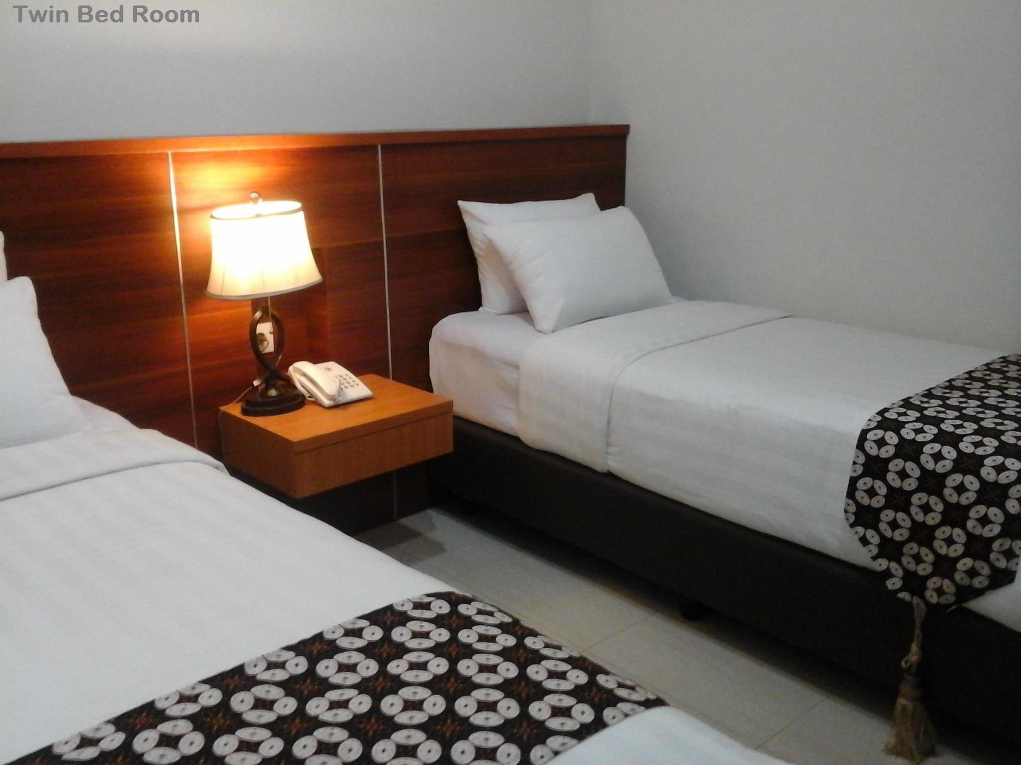 Maranatha Grand Hotel Yogyakarta Esterno foto