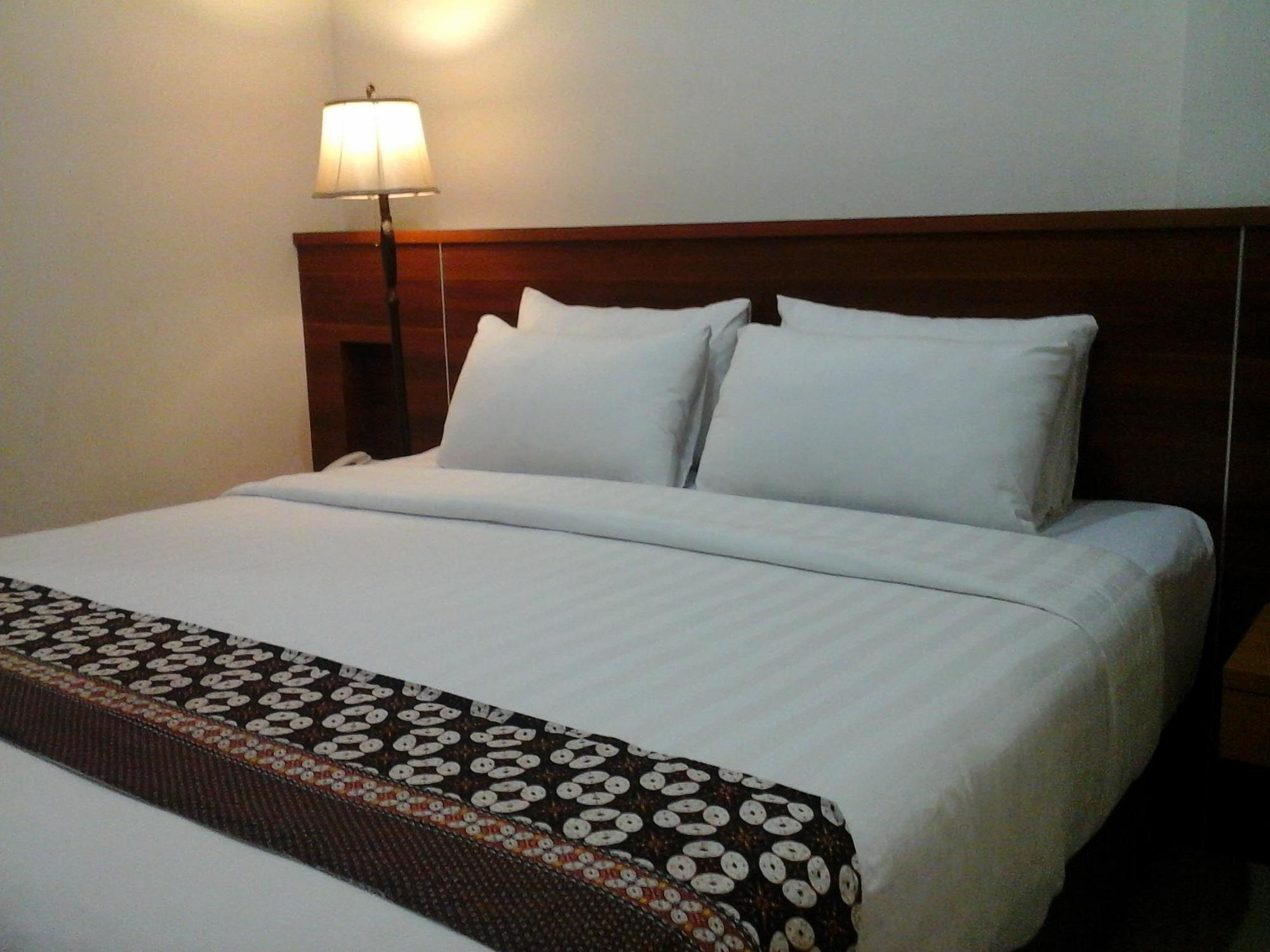 Maranatha Grand Hotel Yogyakarta Esterno foto